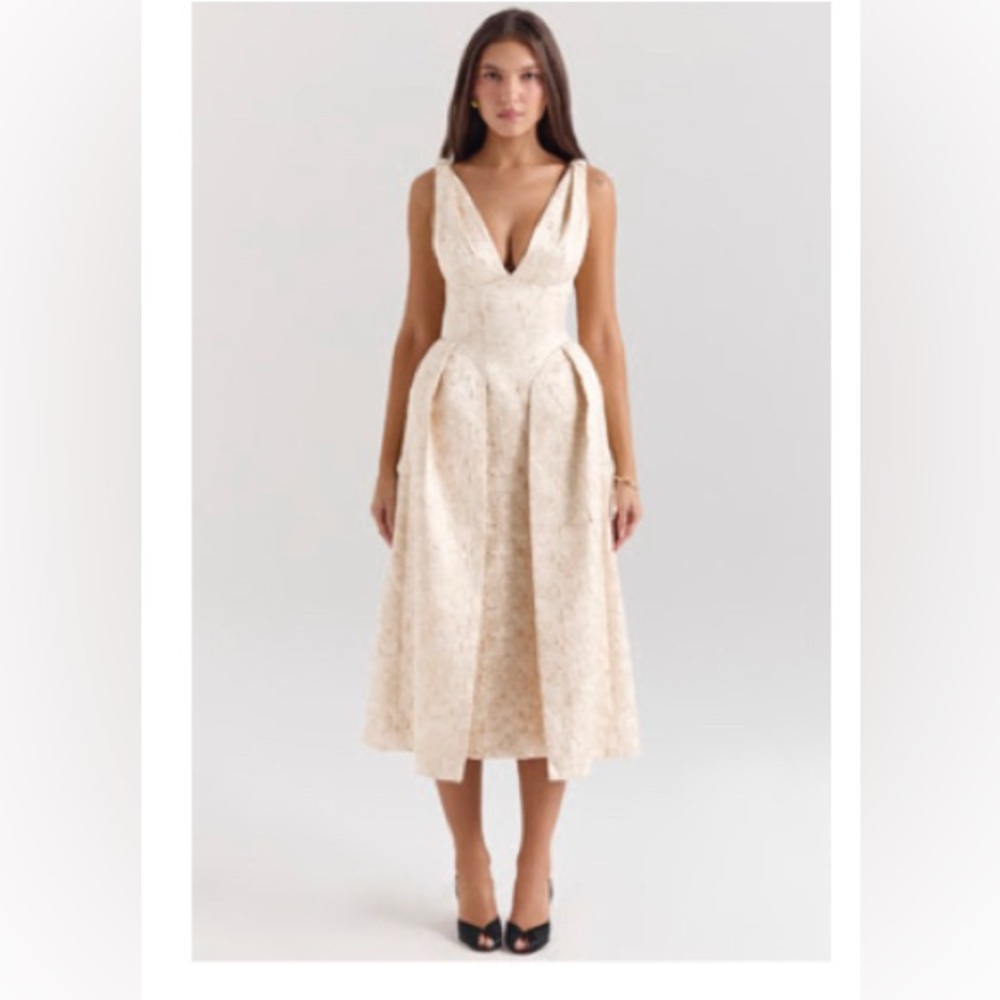 Chic Cream Midi Dress